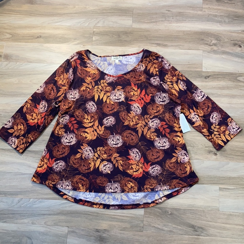💜$10ifbundle3 one world fall themed print lightweight top size 1X or 3X - Picture 5 of 16